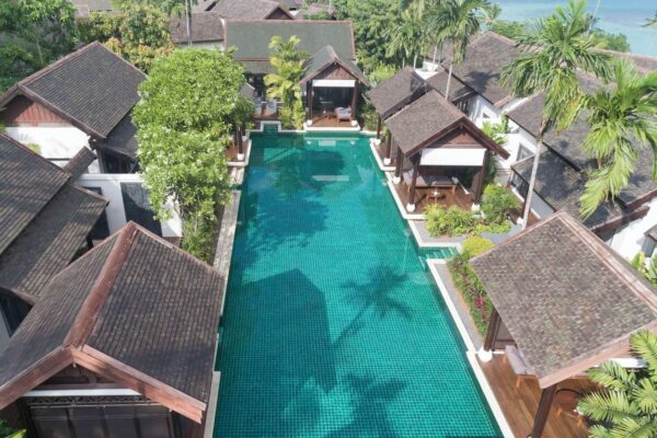 Luft Anantara Lawana Samui Resort med swimmingpool, tropisk landskab og beliggenhed ved stranden