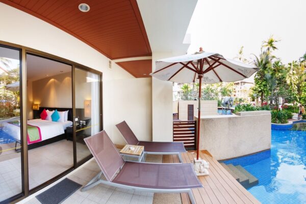 Apsara Beachfront Resort Khao Lak villa med privat balkon og swimmingpool udsigt